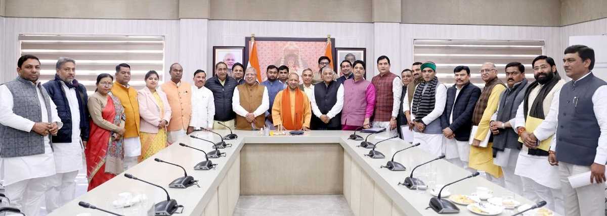 दादरी विधायक ने क्षेत्र की समस्या को मुख्यमंत्री के सामने रखा